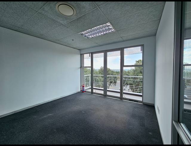 4,286M² WAREHOUSE TO LET IN LONGMEADOW